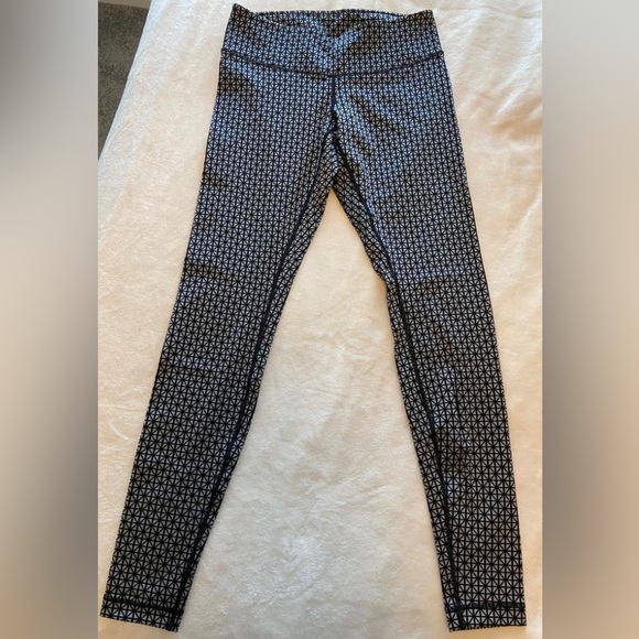 Lululemon- Wunder Under Pant-  Tri Geo Silver Spoon Black- Size 6 - Picture 3 of 5